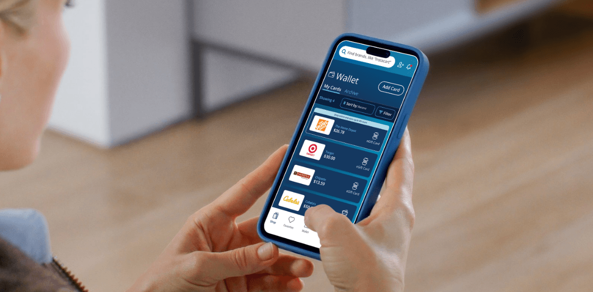 woman using the RaiseRight mobile app on her phone